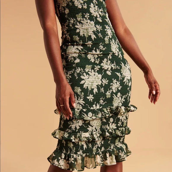 NWT Abercrombie & Fitch Tie Strap Smocked Midi Dress - Picture 6 of 10